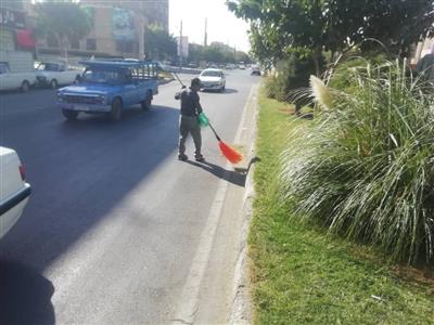 رفت و روب و پاكسازی حاشیه بلوار آزادگان و بوستان اصغرآباد